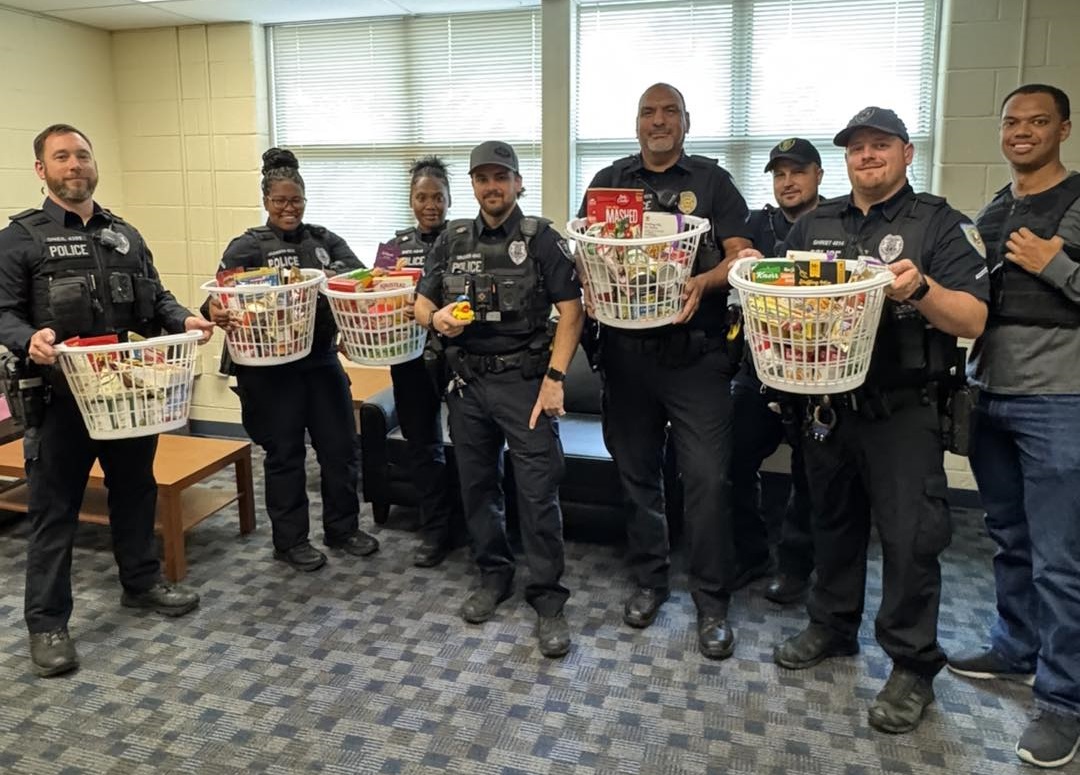 Laurel Police Department helping with Blessing Basket deliveries